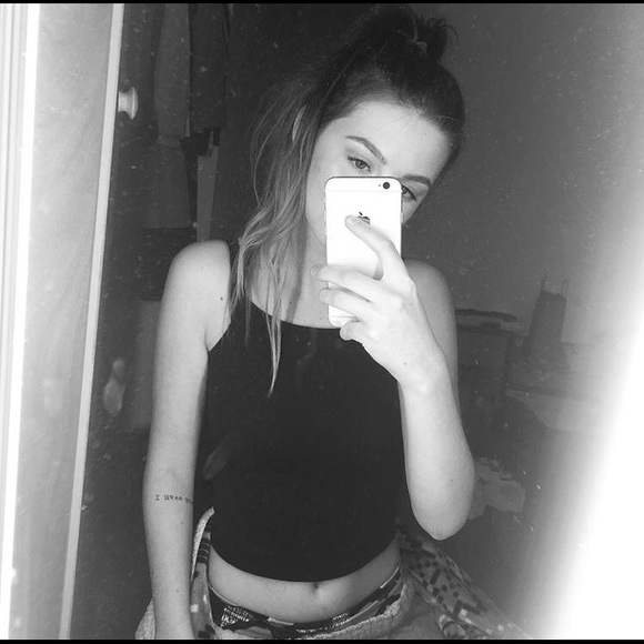 Meet your Posher, Sienna - Picture 5 of 5